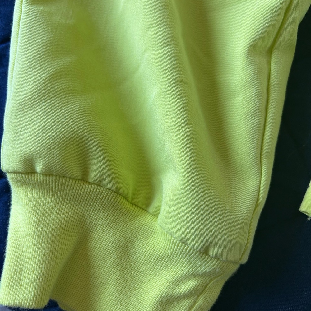 Figs Bright Yellow Scrub Set - Picture 3 of 4